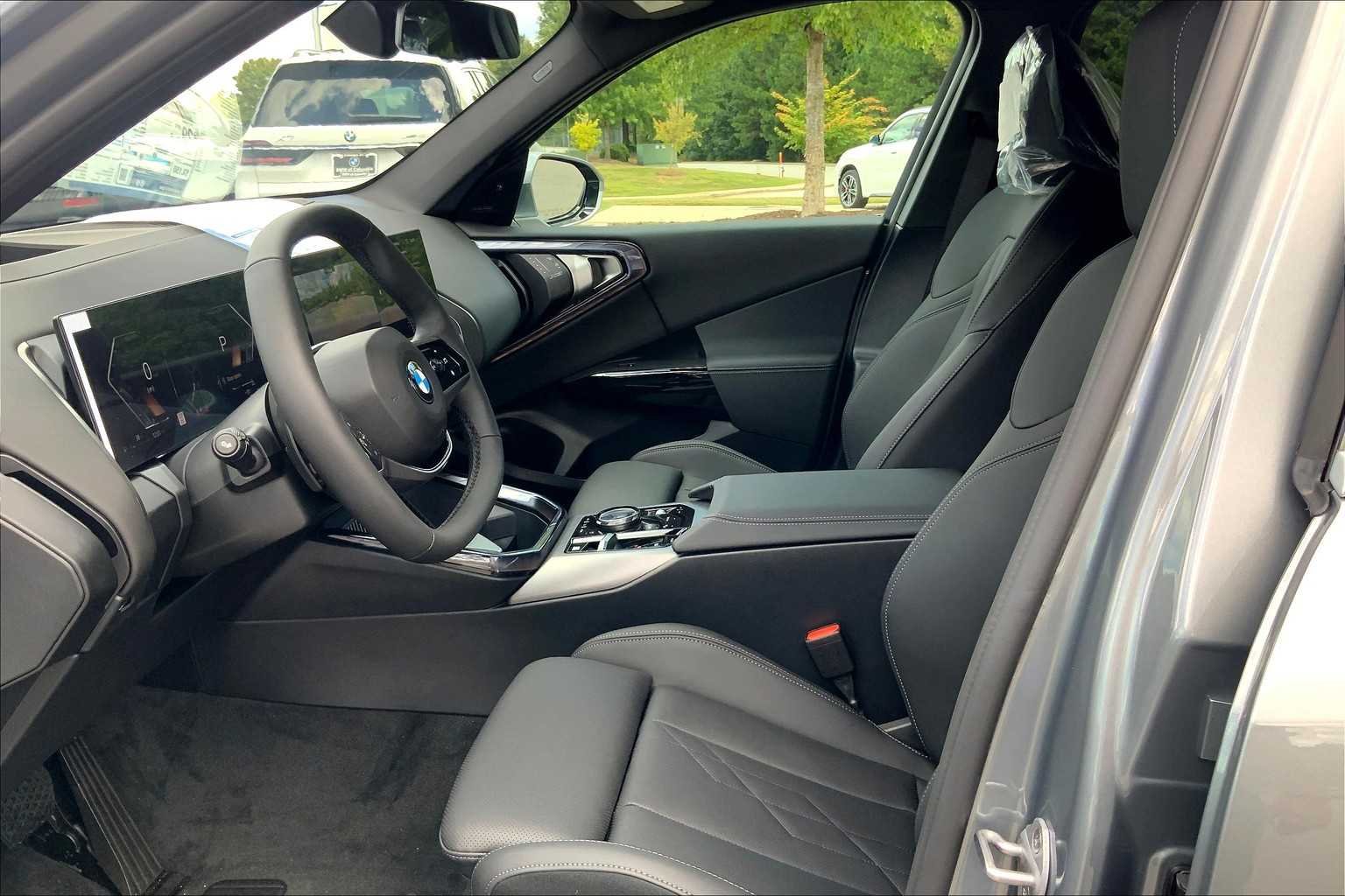 Used 2026 Skyscraper Grey Metallic BMW 30 xDrive image 7
