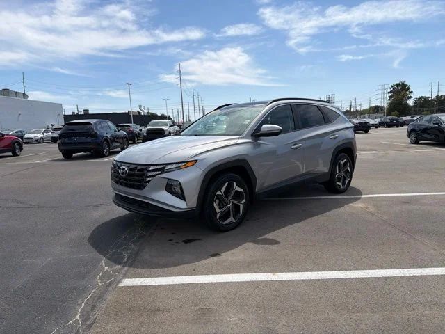 Used 2022 Silver Hyundai SEL Convenience image 21