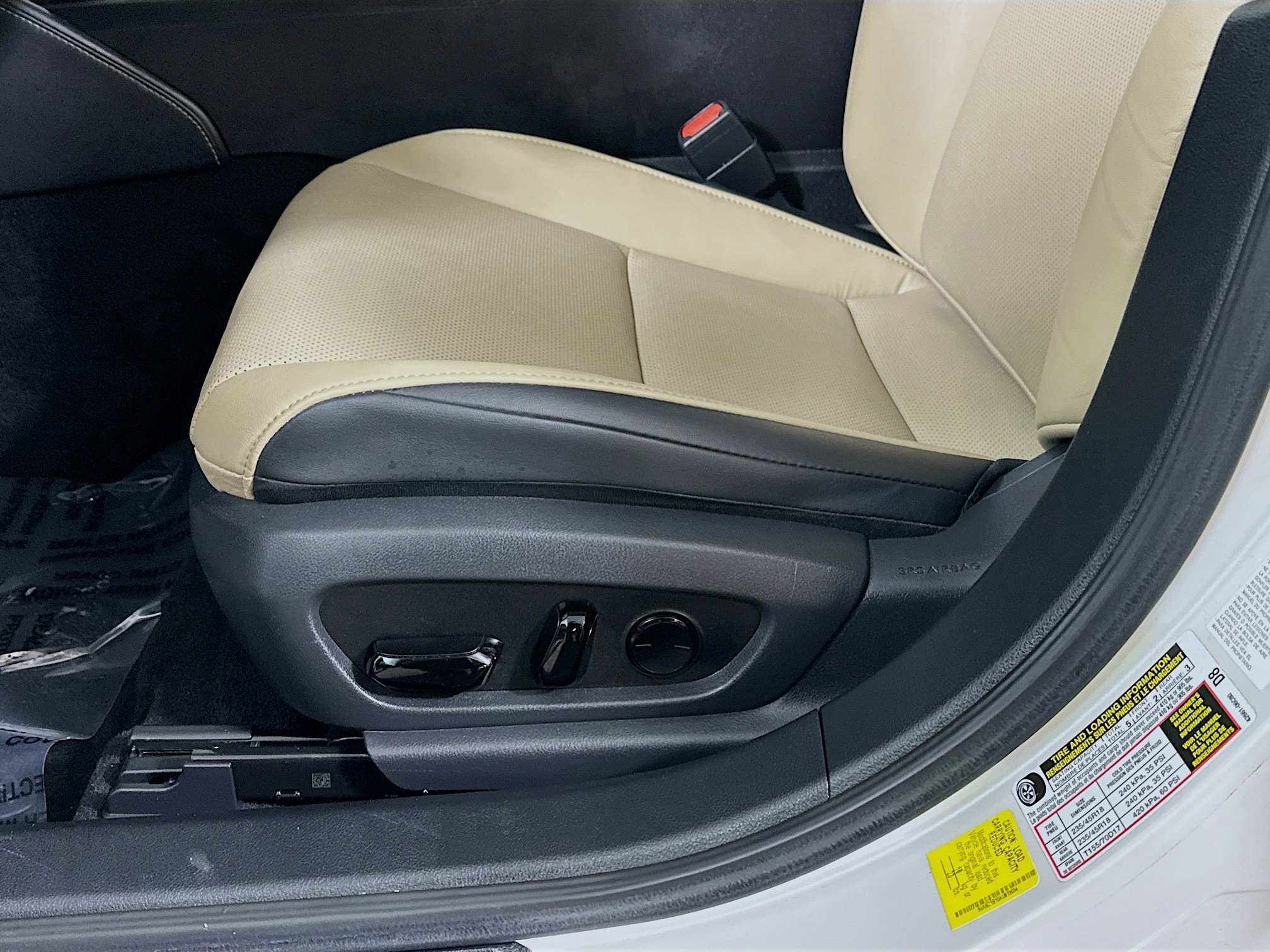 2019 Lexus ES 350 - Photo 19