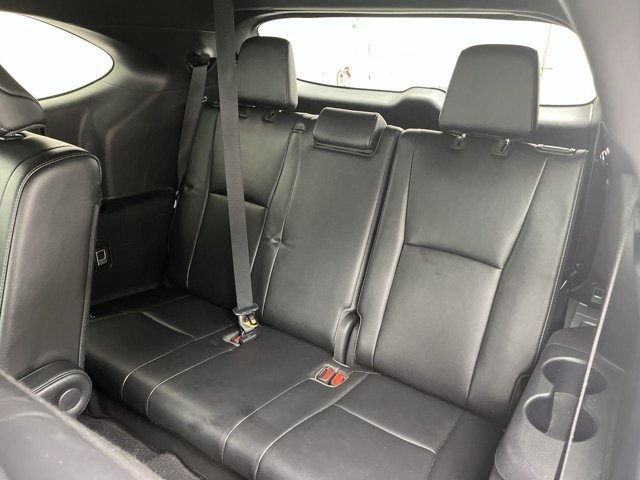 Used 2022 Wind Chill Pearl Toyota XSE image 13