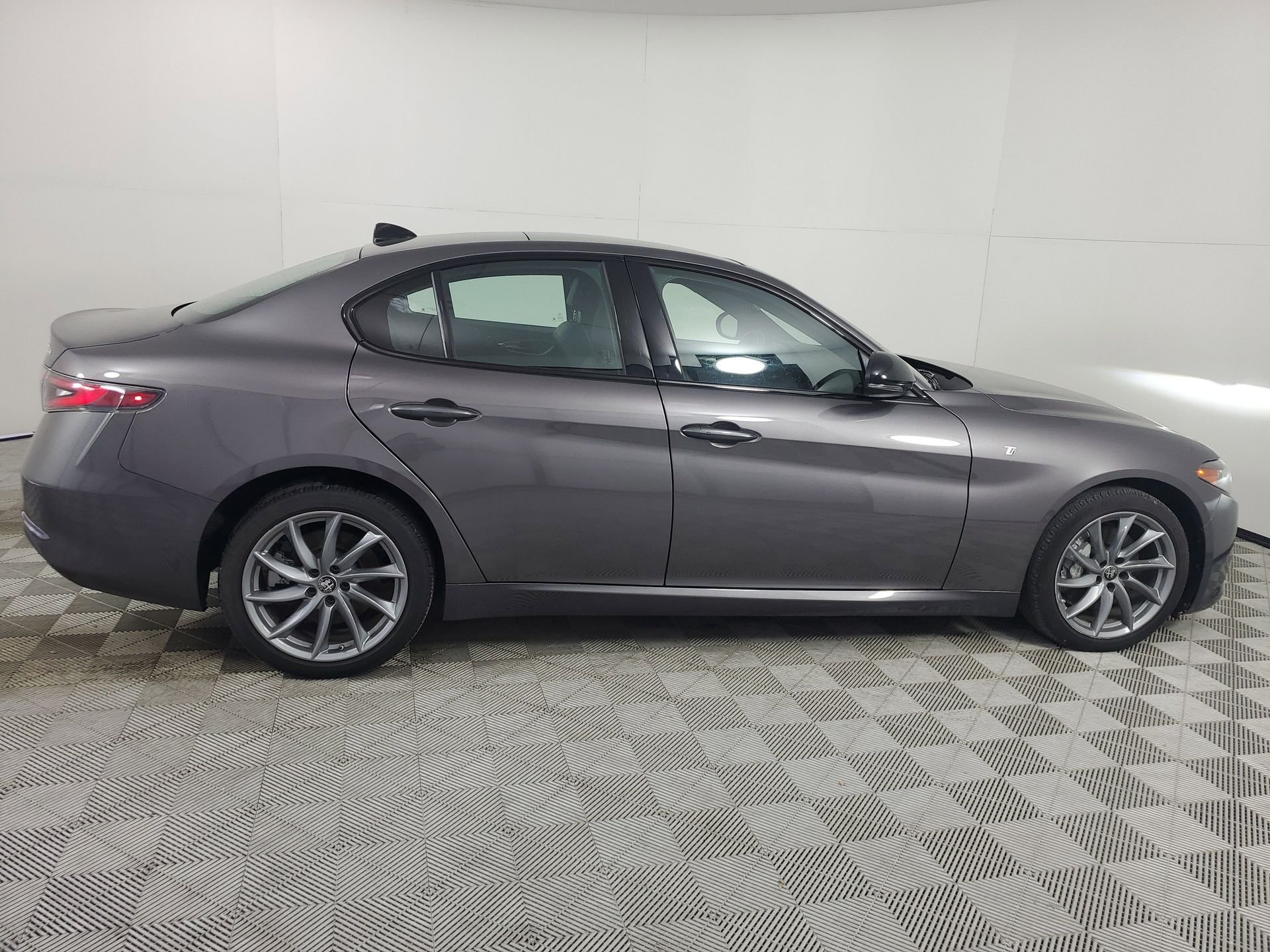2024 Alfa Romeo Giulia Ti - Photo 12