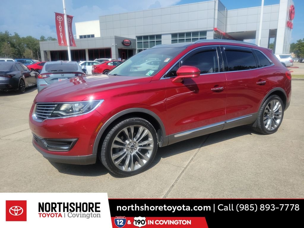 Used 2016 Red Lincoln Reserve image 1