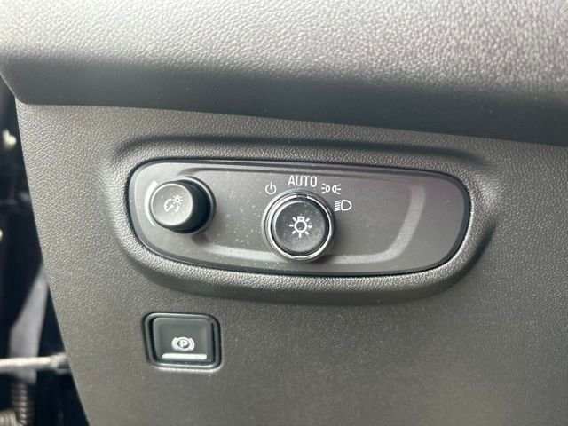 Used 2021 Black GMC SLE image 15