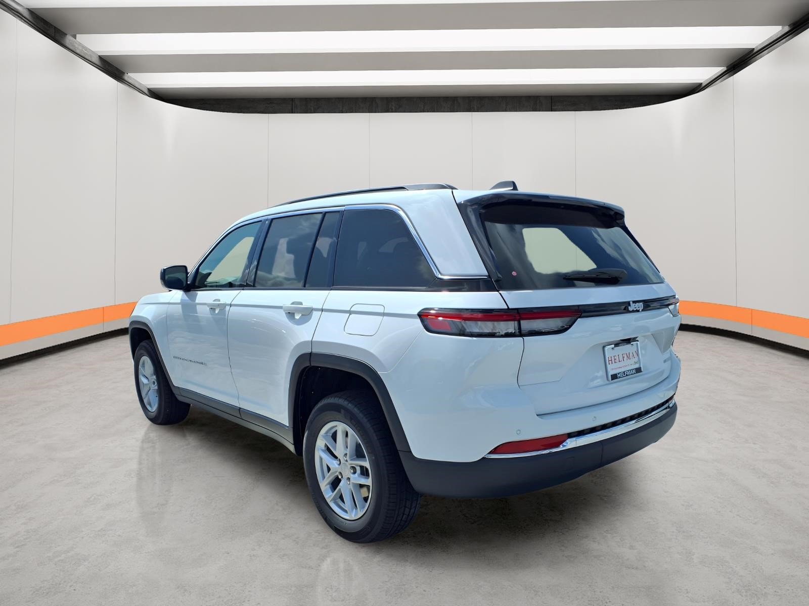 New 2026 Bright White Clear-Coat Exterior Paint Jeep Laredo X image 2