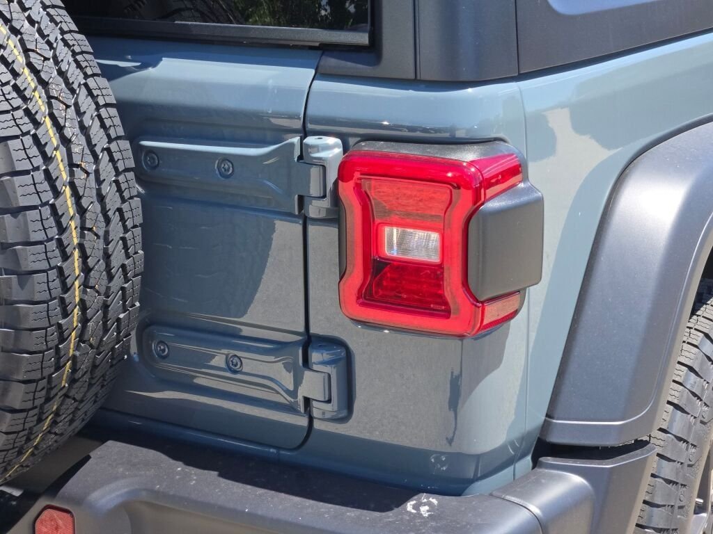 New 2026 Anvil Clear-Coat Exterior Paint Jeep Sport S image 12