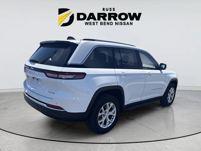 Used 2023 White Jeep Limited image 6
