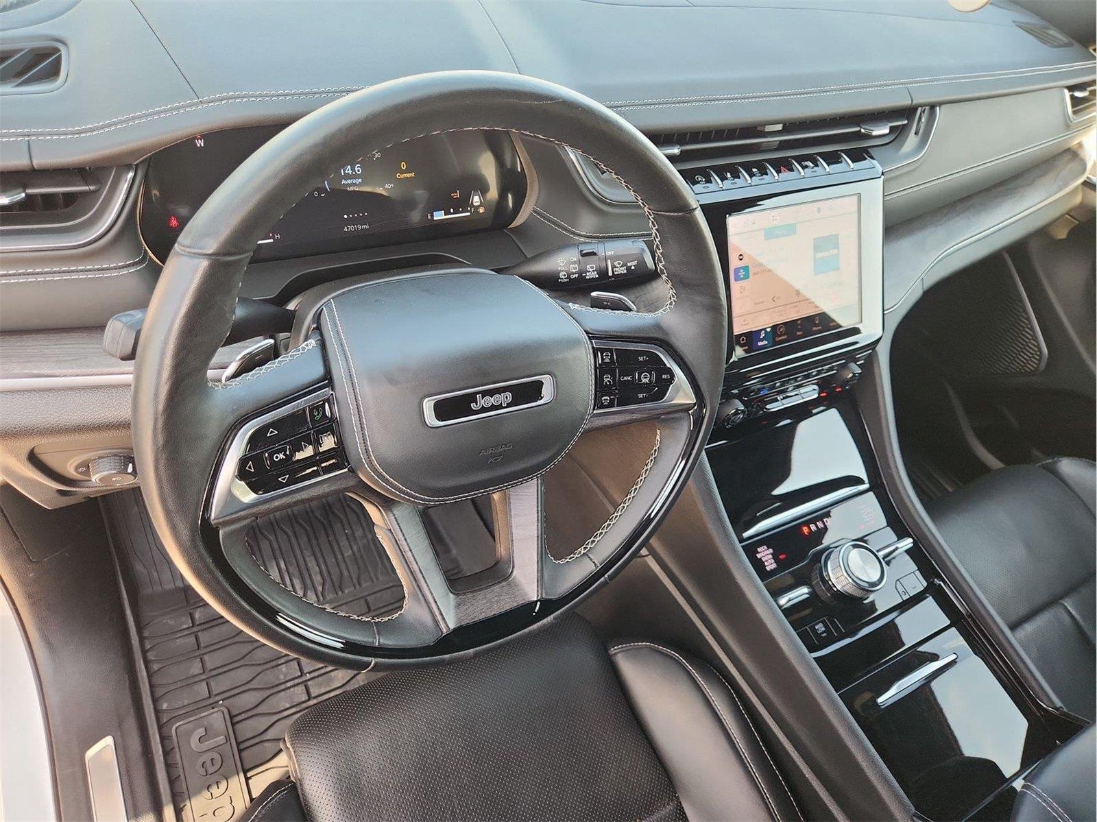 2022 Jeep Grand Cherokee photo 10 of 35