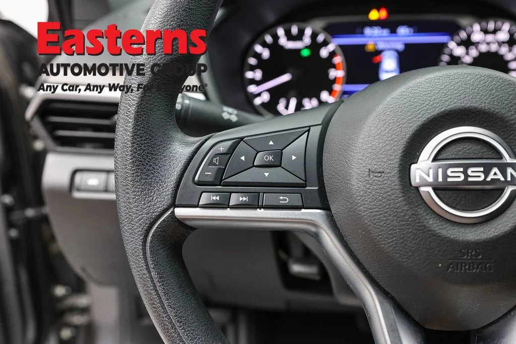 Used 2023 Gray Nissan 2.5 SV image 15