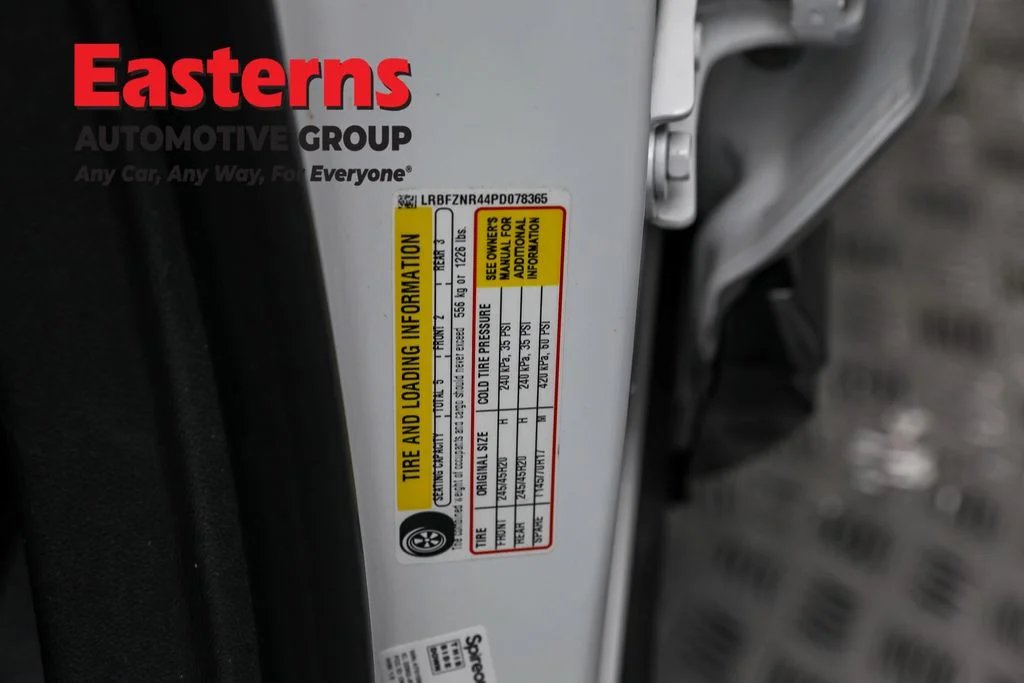 Used 2023 White Buick Essence image 34