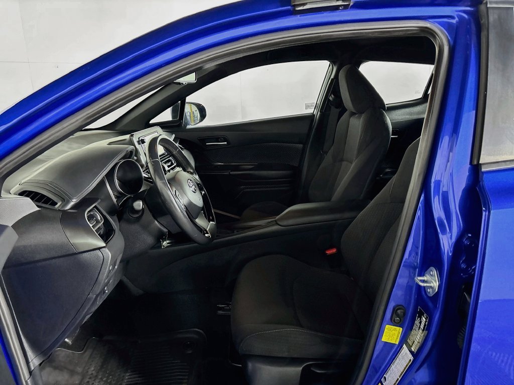 Used 2018 Blue Toyota XLE image 11