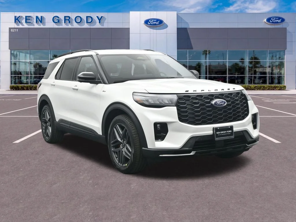 2026 Ford Explorer ST-LINE RWD's photo