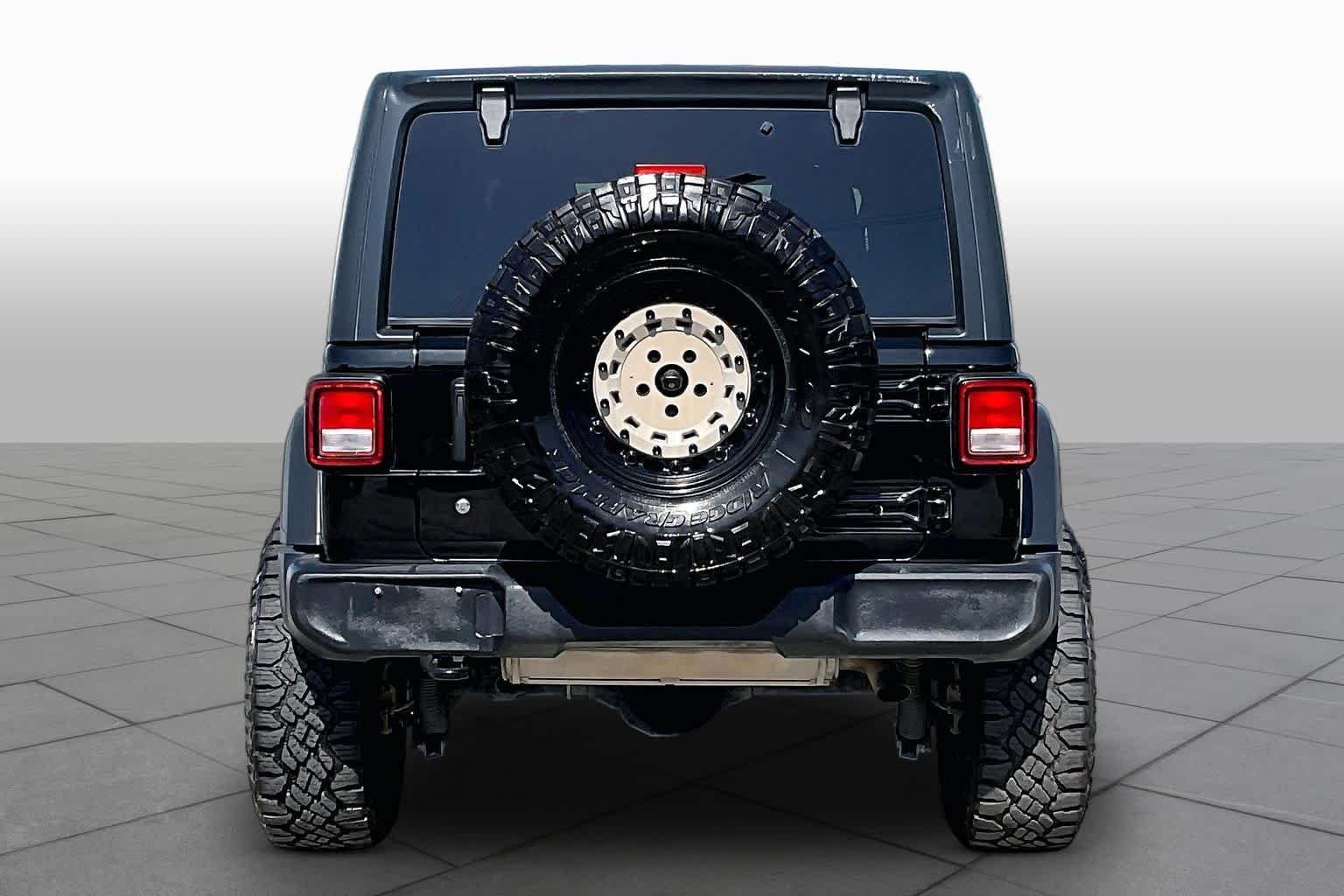 Used 2018 Black Clearcoat Jeep Sport S image 5