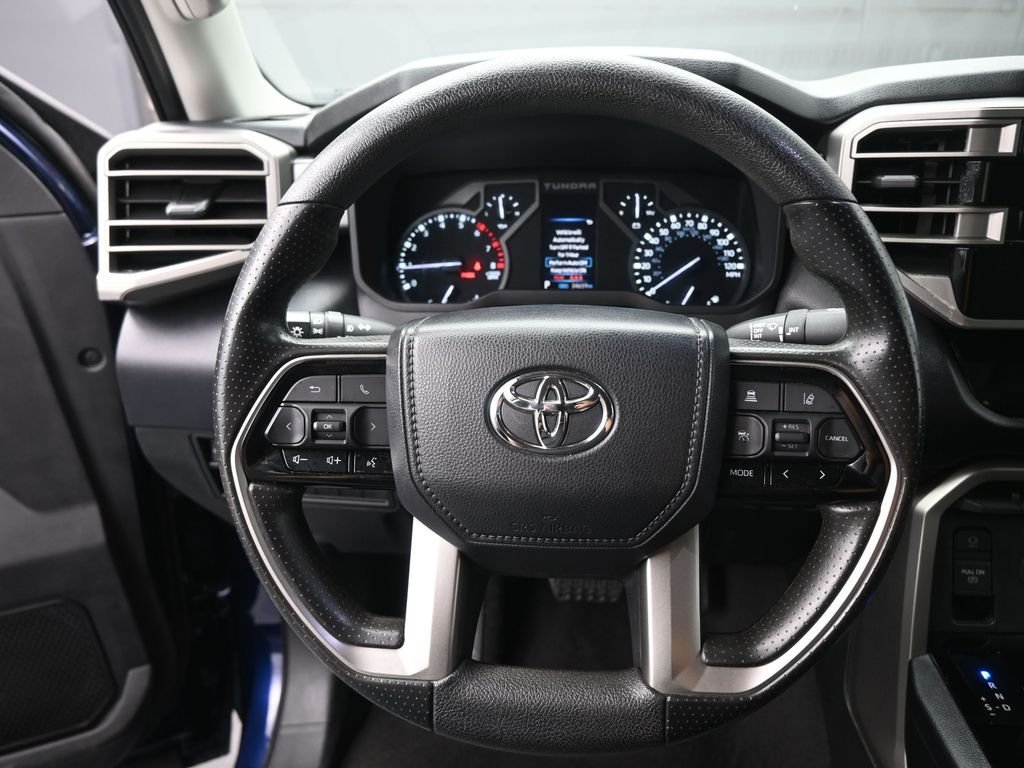 Used 2023  Toyota SR5 image 7