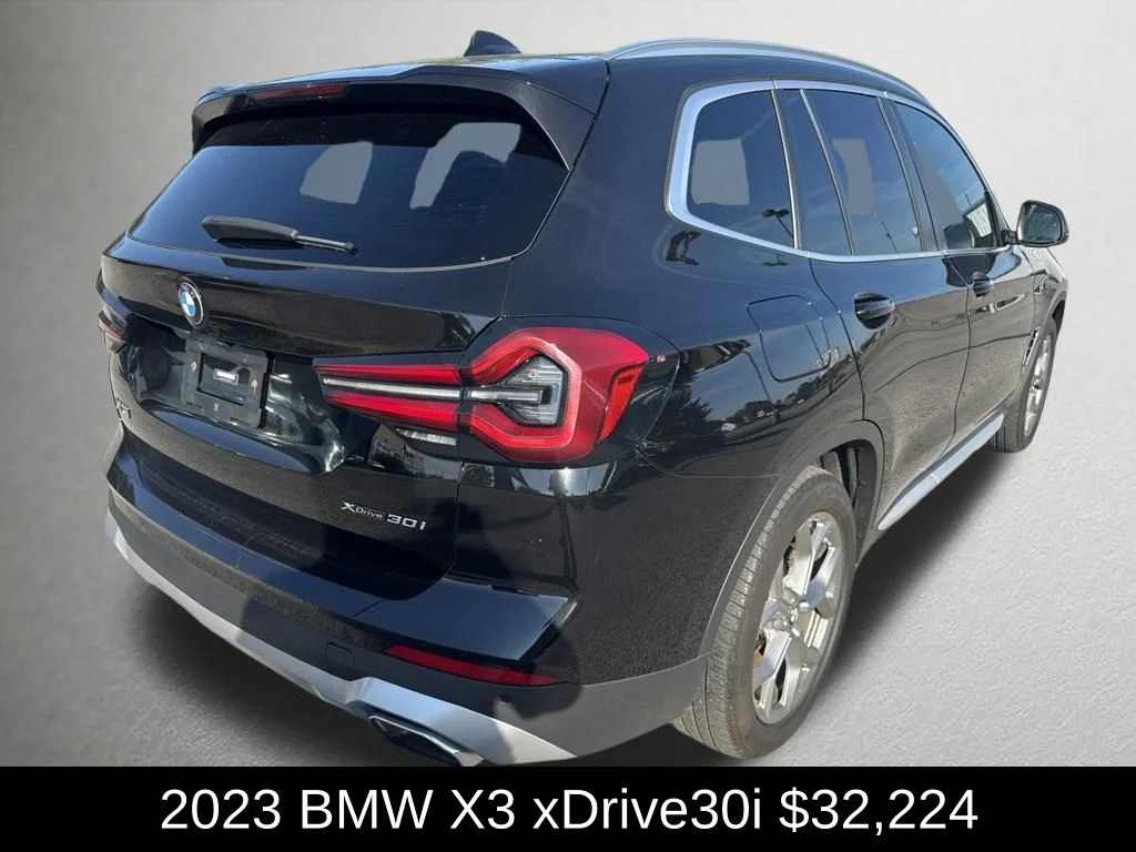 Used 2023  BMW xDrive30i image 3