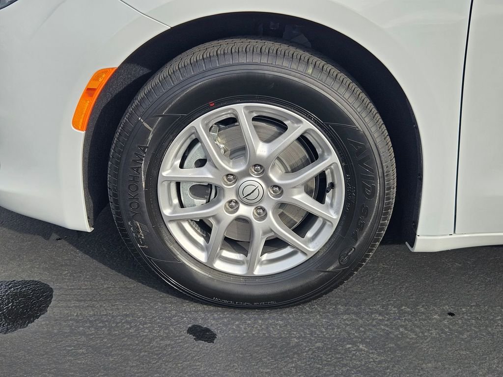 2026 Chrysler Voyager LX - Photo 41