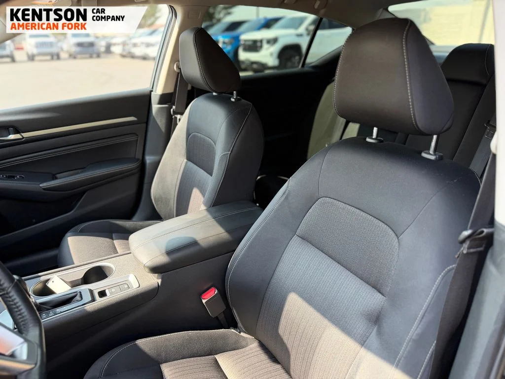 Used 2019 Black Nissan 2.5 SV image 26