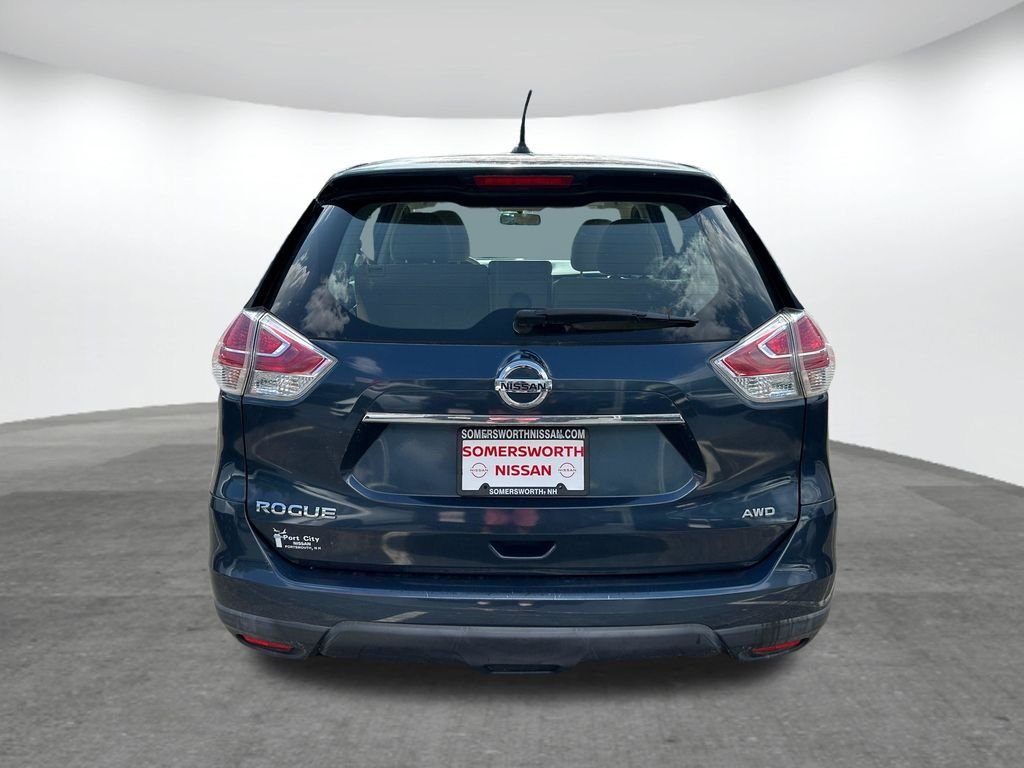 Used 2015 Blue Nissan S image 7