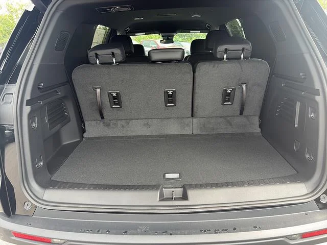 2027 Chevrolet Traverse LT - Photo 15