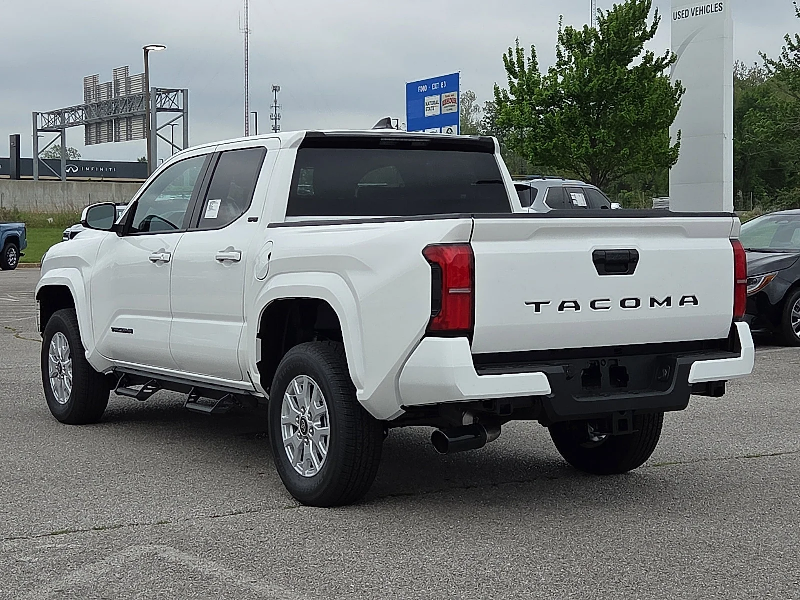 New 2026 Ice Cap Toyota SR5 image 3