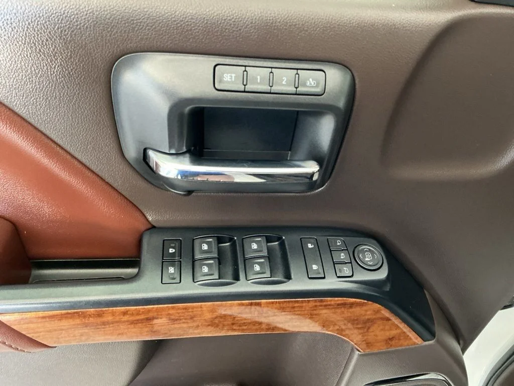 Used 2017 Pearl Chevrolet High Country image 13