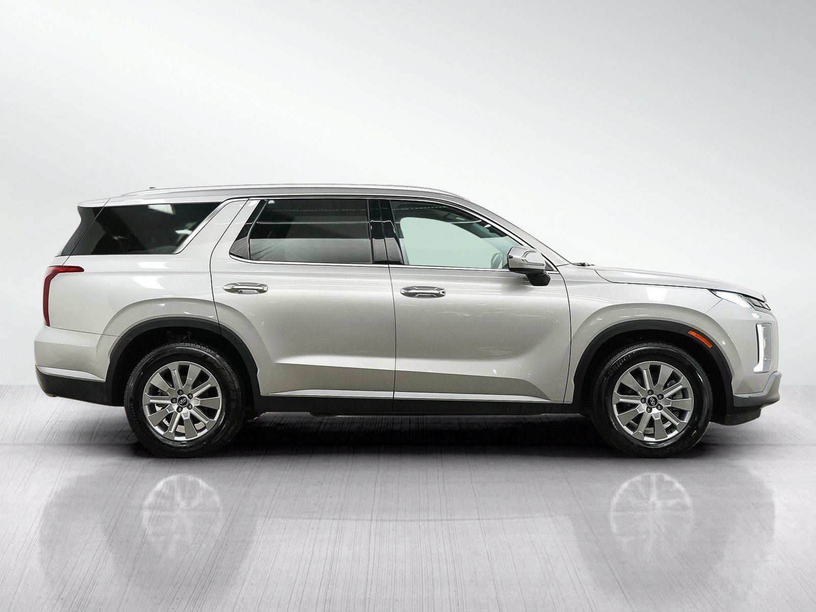 Certified Used 2025 Typhoon Silver Hyundai SEL AWD image 8