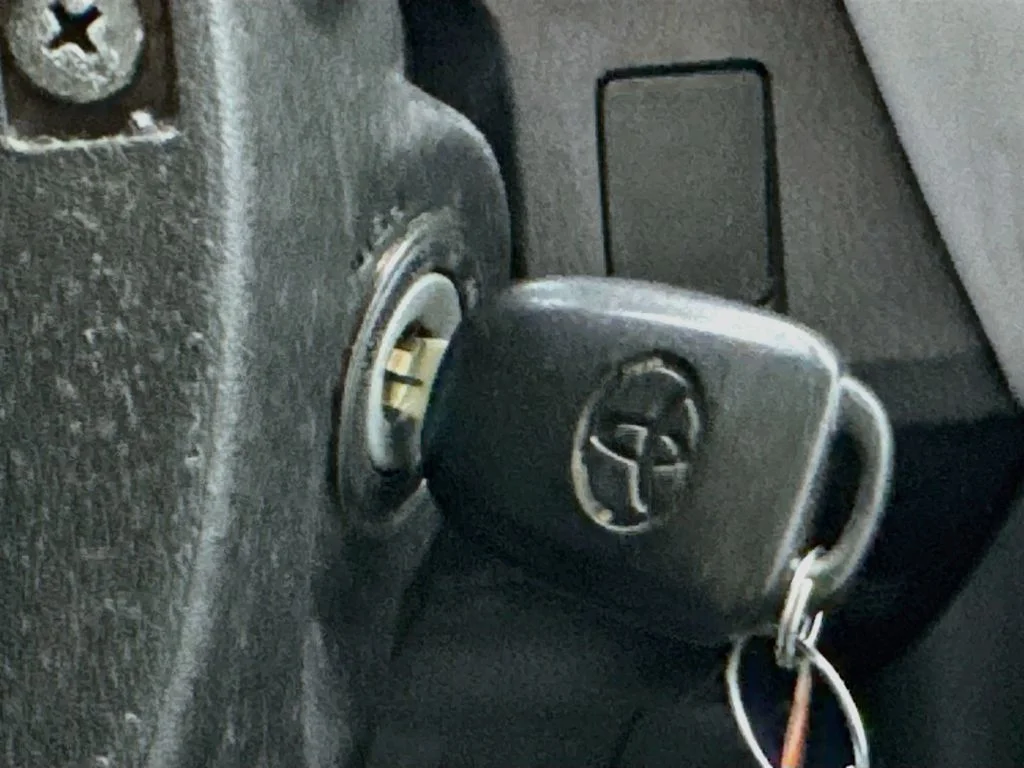 Used 2017 Gray Toyota XLE image 19