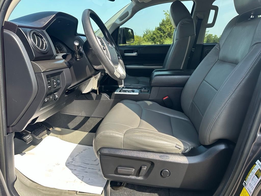 Used 2020 Gray Toyota SR5 image 12