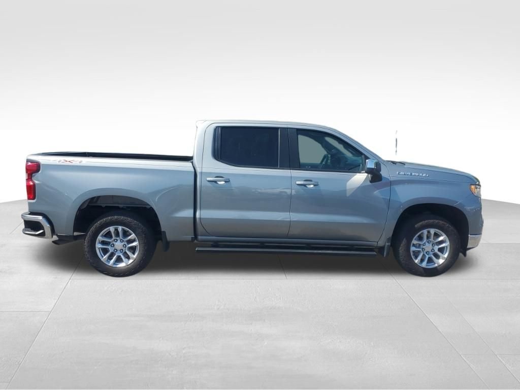 Used 2023 Gray Chevrolet LT image 9