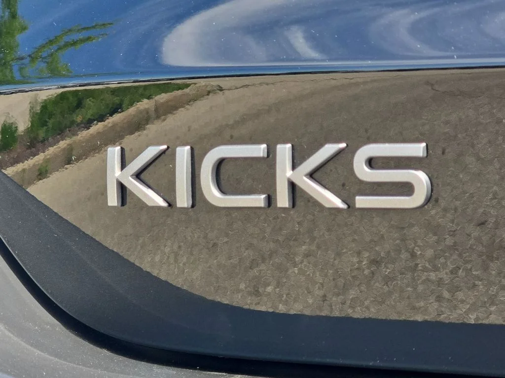 2025 Nissan Kicks S AWD - Photo 33