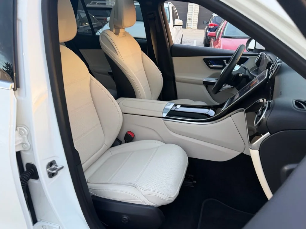 Used 2026 White Mercedes-Benz GLC 300 image 20