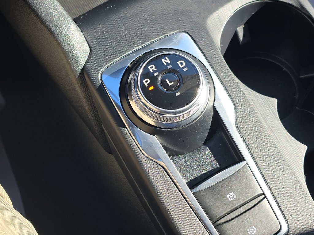 Used 2021 Black Ford SE image 20