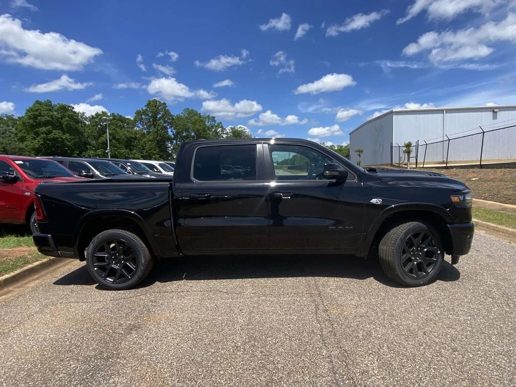 New 2026 Diamond Black Crystal Pearl-Coat Exterior Paint RAM Laramie image 37