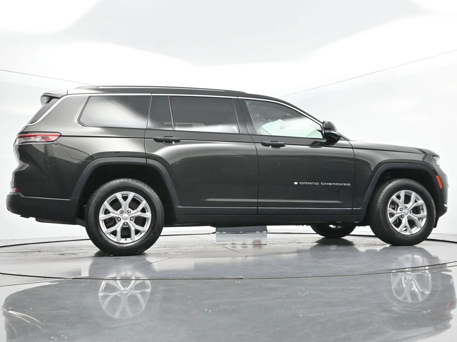 Used 2023 Rocky Mountain Pearlcoat Jeep Limited image 59