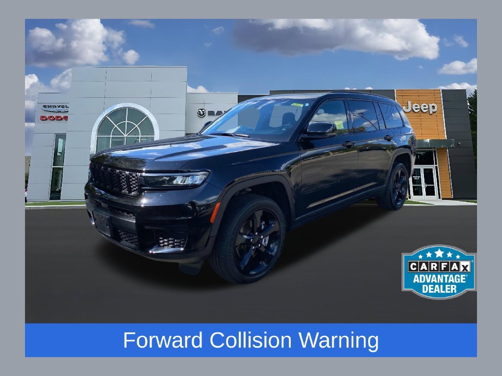 Used 2023 Black Jeep Altitude image 1