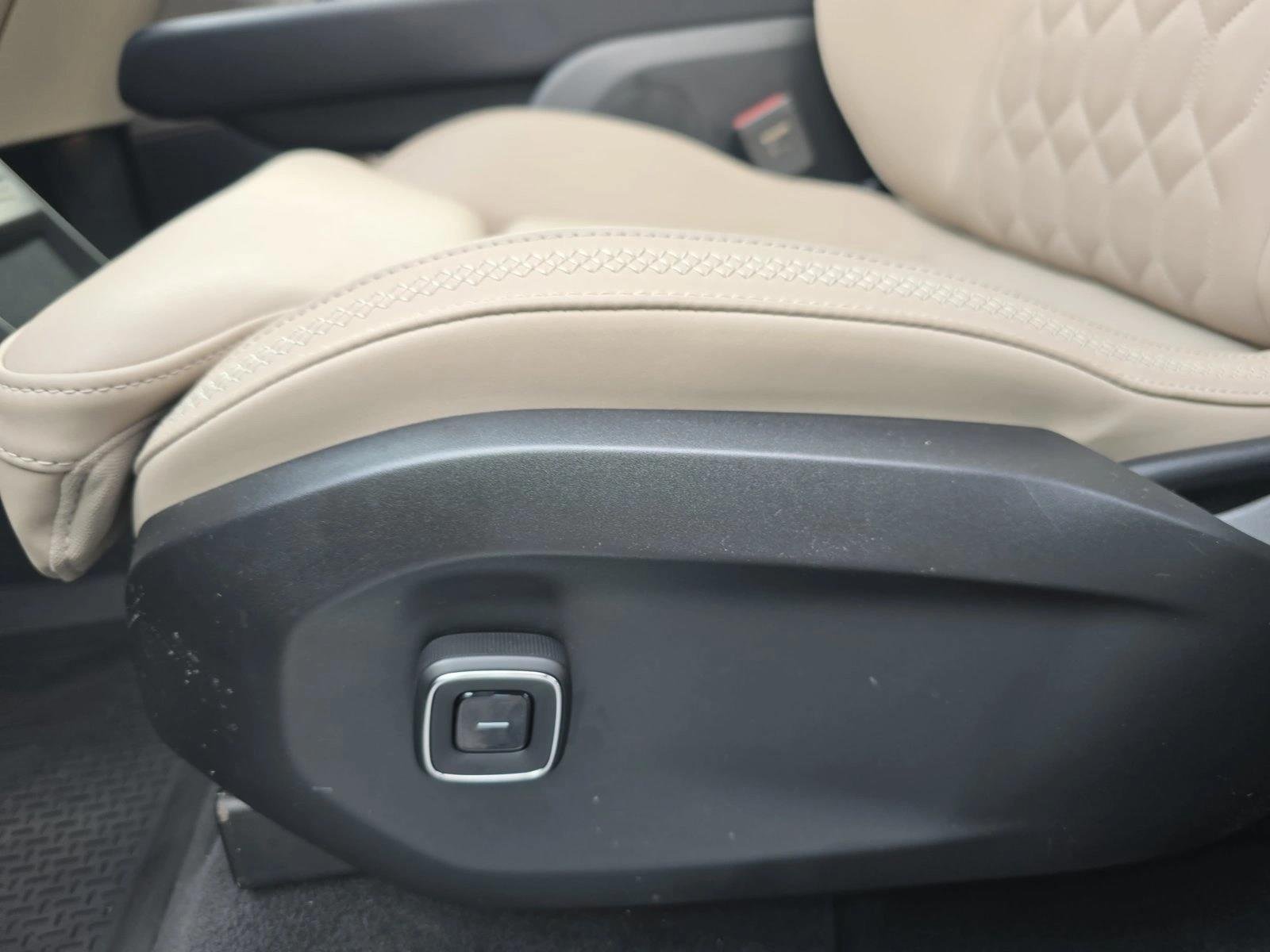 Used 2025 Mulberry Metallic Volvo Ultra image 29