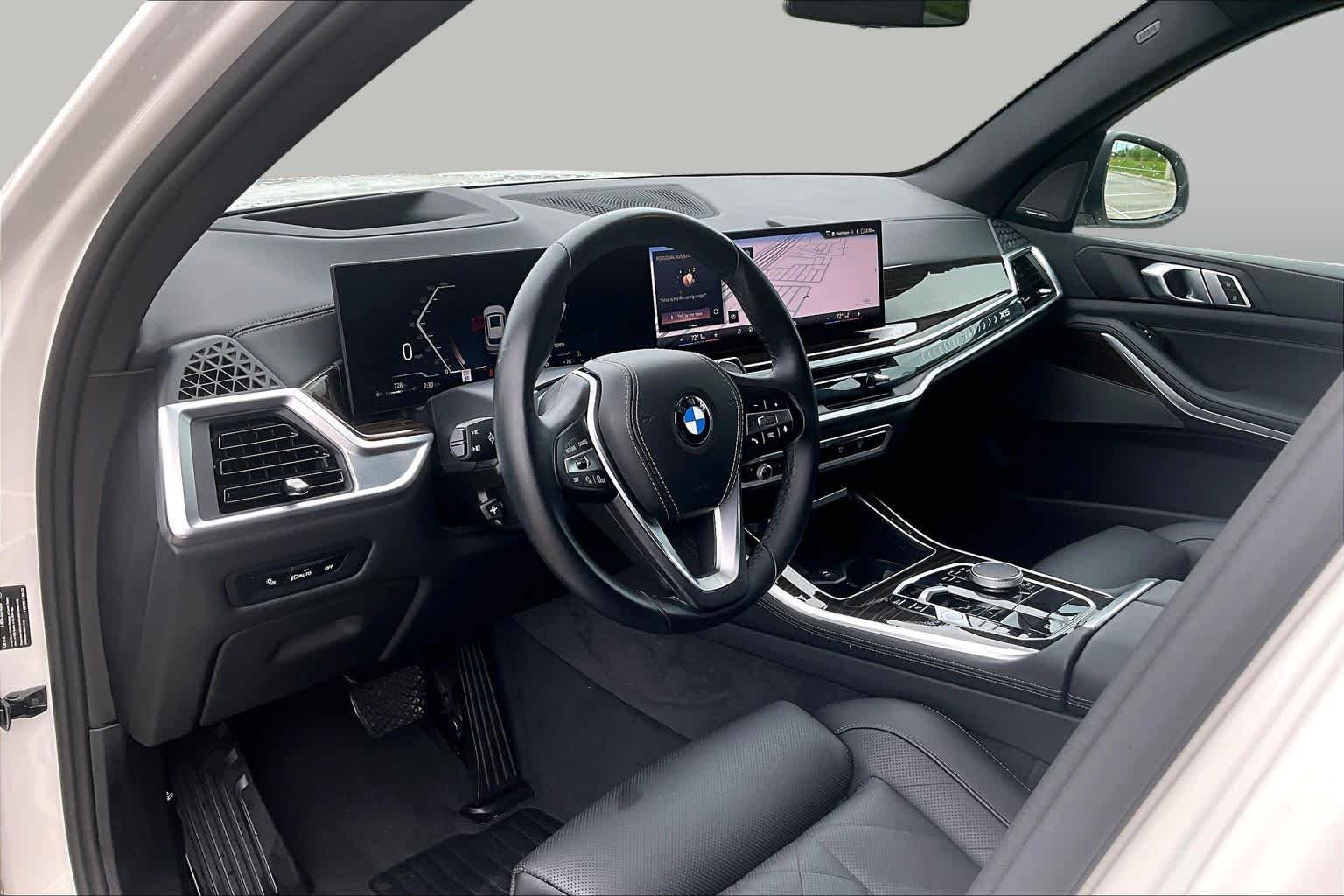 Used 2026 Alpine White BMW sDrive40i image 16