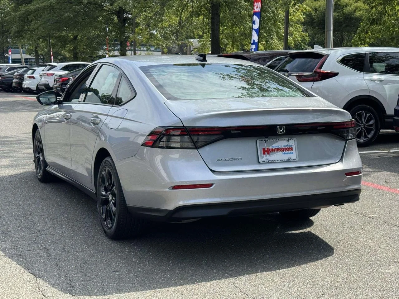 Used 2025 Solar Silver Metallic Honda SE image 7