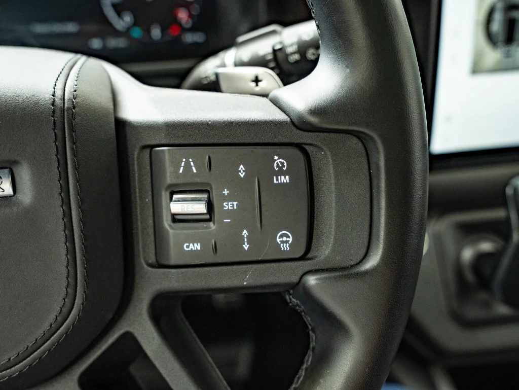Used 2025 Black Land Rover V8 image 29