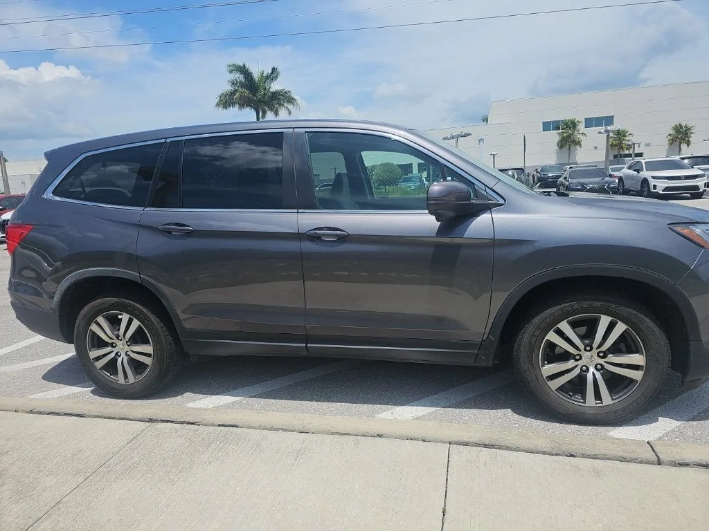 Used 2018 Modern Steel Metallic Honda EX image 4
