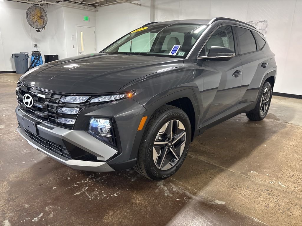 Certified Used 2025 Gray Hyundai SEL Convenience image 1
