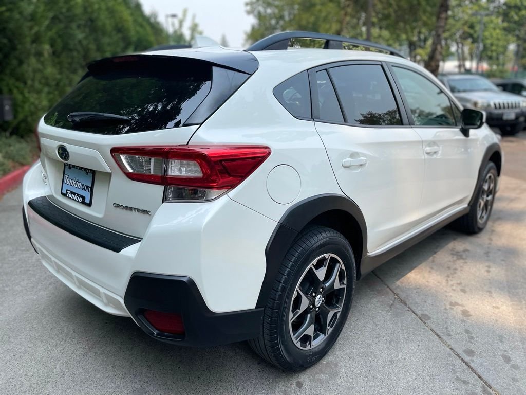 Used 2018 Crystal White Pearl Subaru 2.0i Premium image 4