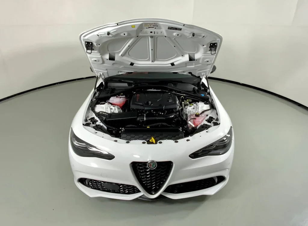 2026 Alfa Romeo Giulia Base - Photo 8