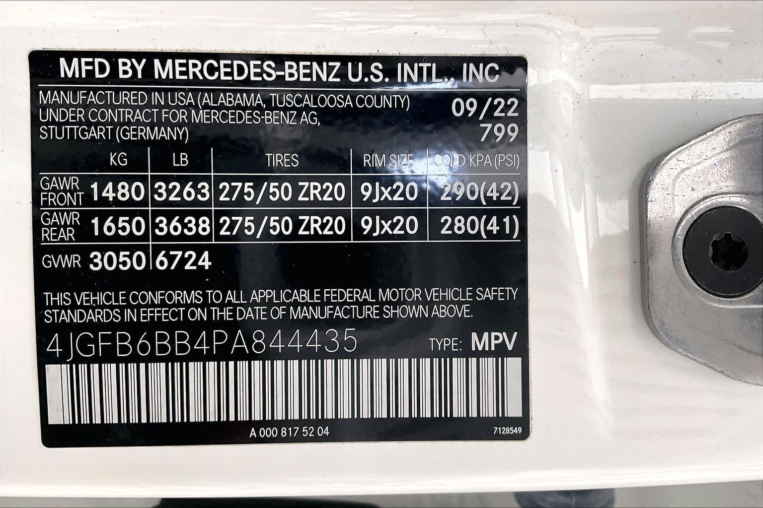 Used 2023 MANUFAKTUR Diamond White Metallic Mercedes-Benz AMG® GLE 53 image 34