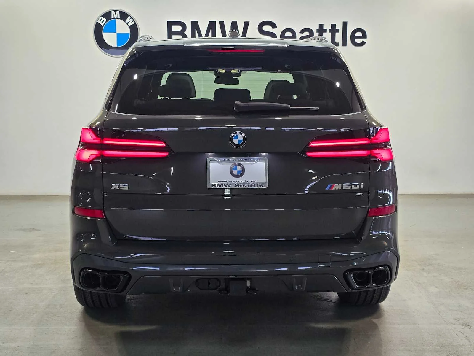 New 2026 Dravit Grey Metallic BMW M60i image 5
