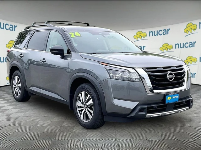 2024 Nissan Pathfinder SL