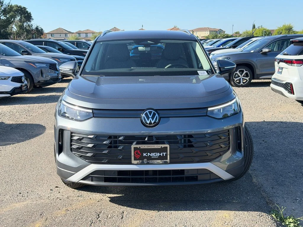 New 2026 Platinum Gray Metallic Volkswagen 2.0T SE image 4