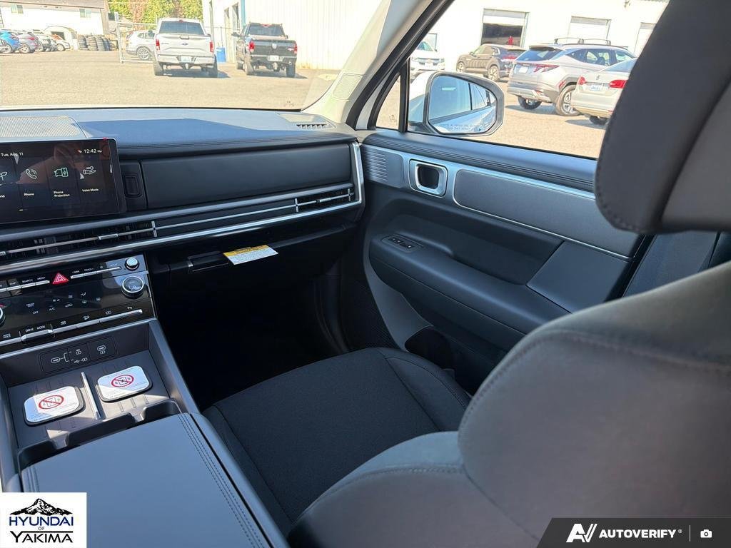 New 2026 Serenity White Hyundai SE image 25