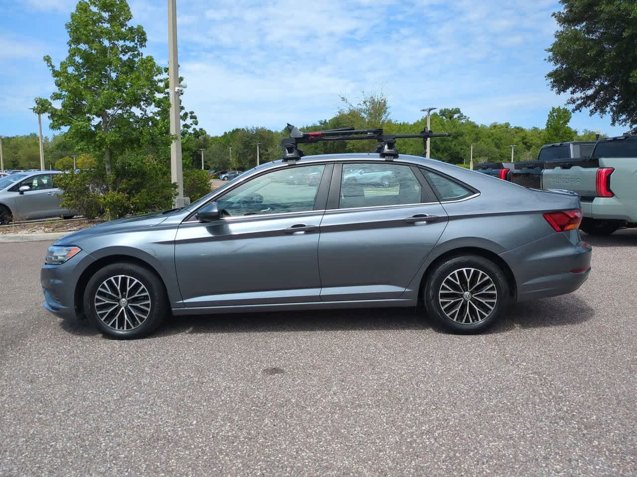 Used 2019 Platinum Gray Metallic Volkswagen SE image 3