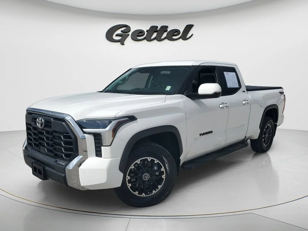 Used 2022 White Toyota SR5 image 1
