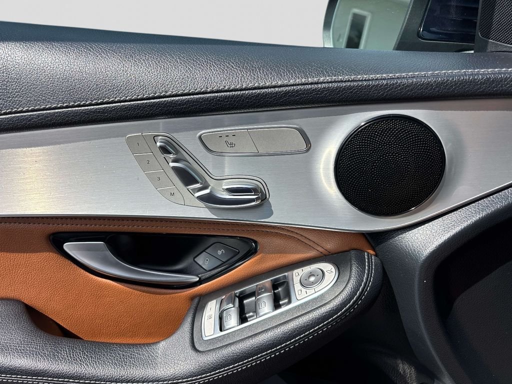 Used 2019 Blue Mercedes-Benz GLC 300 image 21
